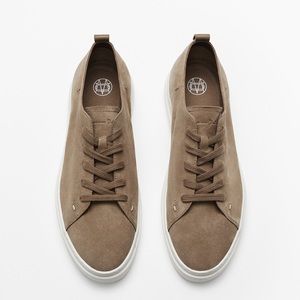 MASSIMO DUTTI SOFT SPLIT SUEDE TRAINERS
in EU size 45 fits like a US 12